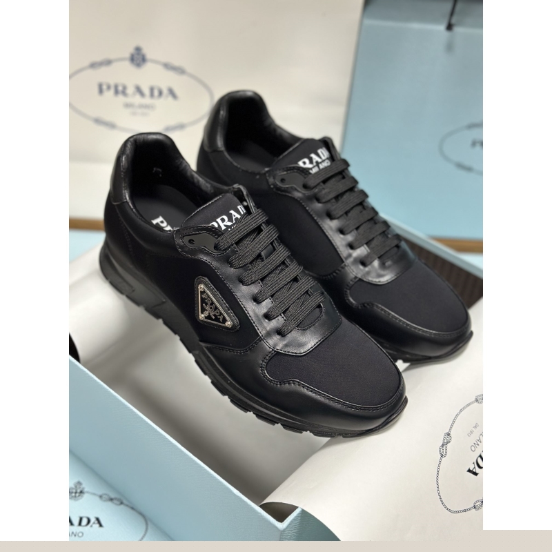 Pra*a casual shoes